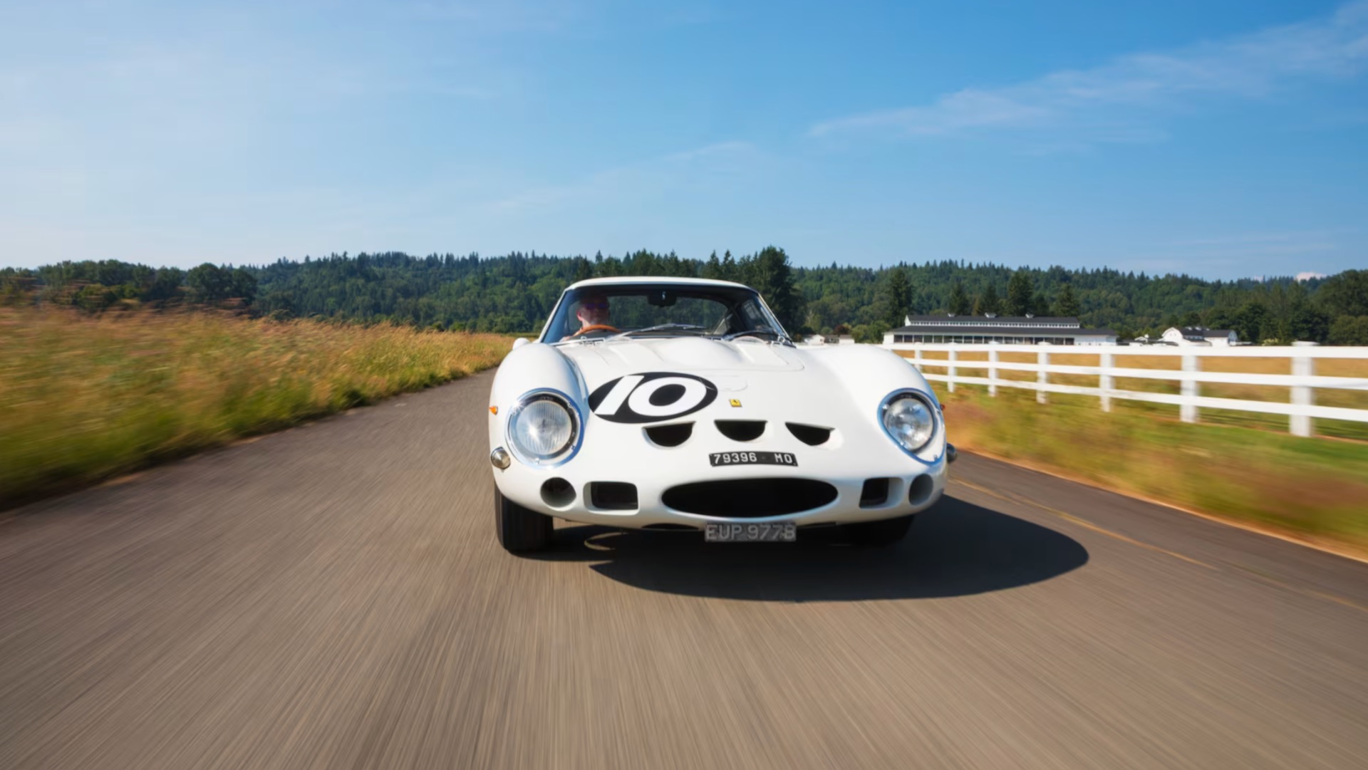 Ferrari 250 GTO в Белом Цвете: Уникальное Прошлое &mdash; изображение 1