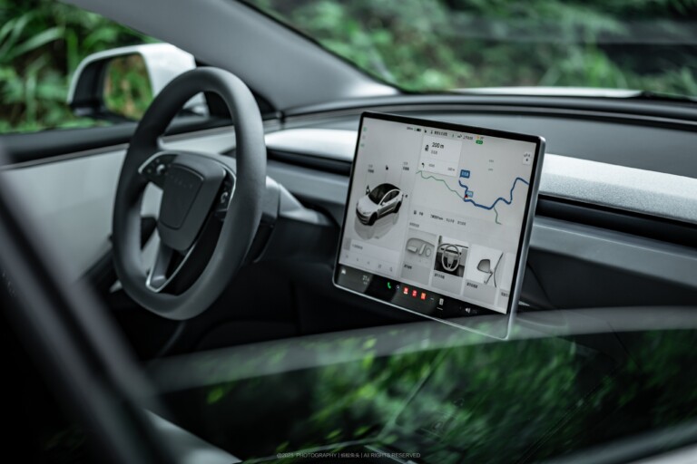 Новая стратегия Tesla: подписка на автопилот