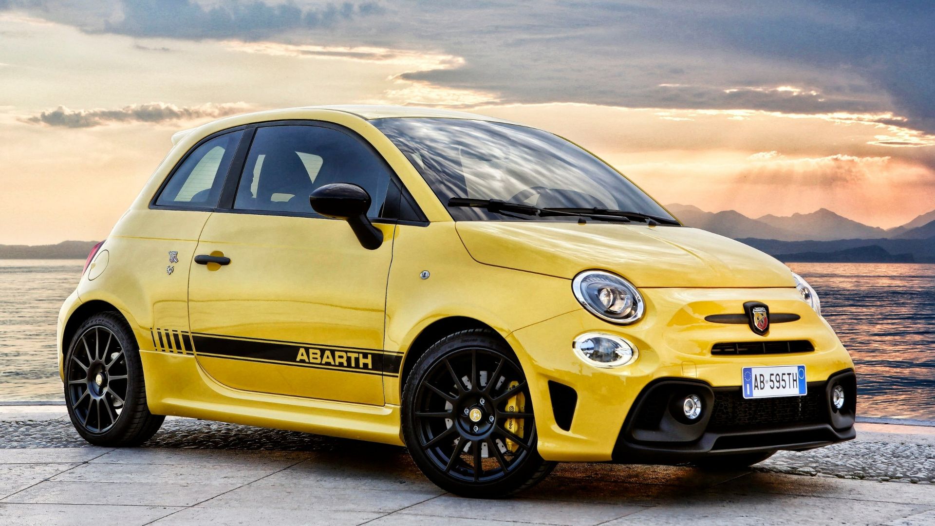 Fiat 500 Abarth: горячий хэтчбек по доступной цене
