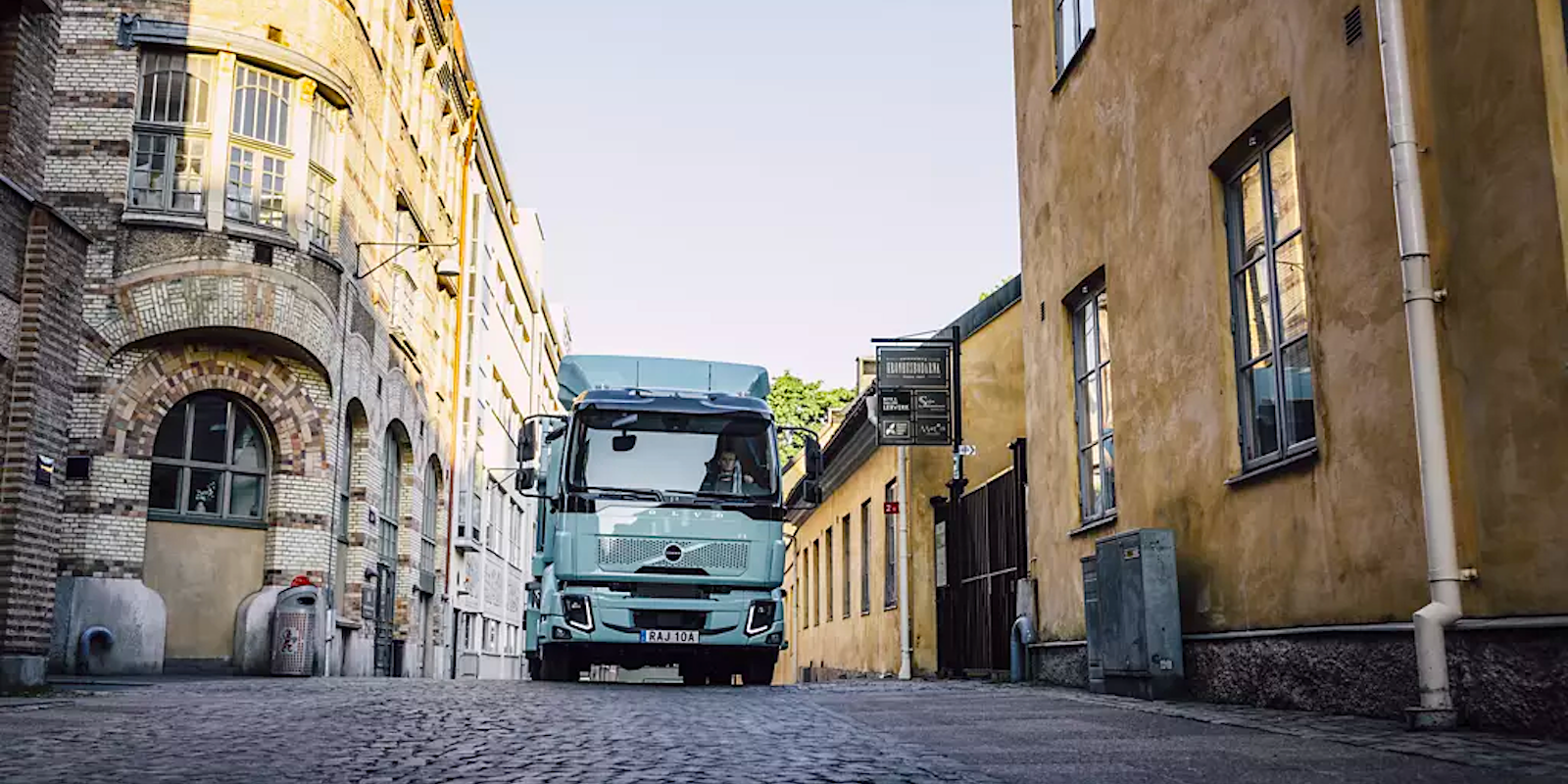 Volvo презентовал новый электрический седельный тягач &mdash; изображение 1