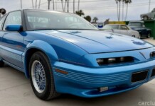 Два легендарных Петти поставили автографы на этом 1992 Pontiac Gran