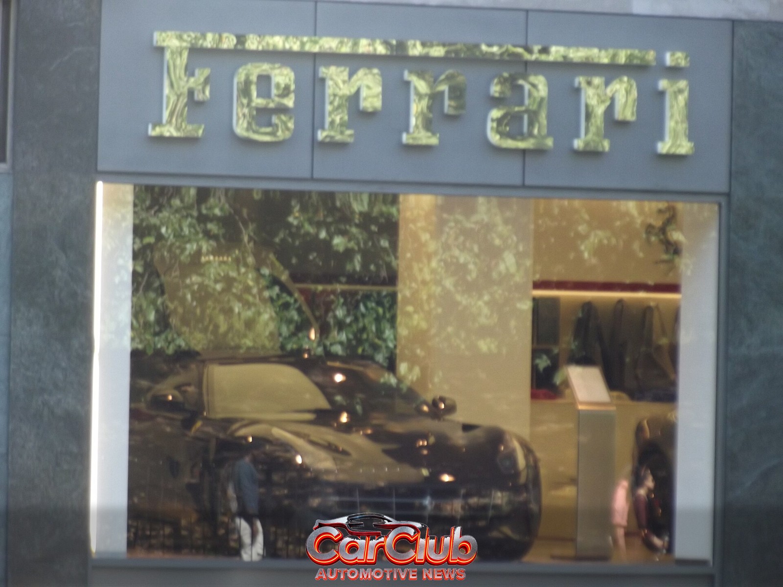 Ferrari в Найтсбридже &mdash; районе Harrods