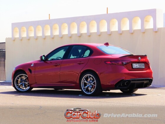 Alfa Romeo Giulia Quadrifoglio 2018: четырёхдверный суперкар, которому поручили спасти легендарную марку — первый взгляд из ОАЭ — изображение 2