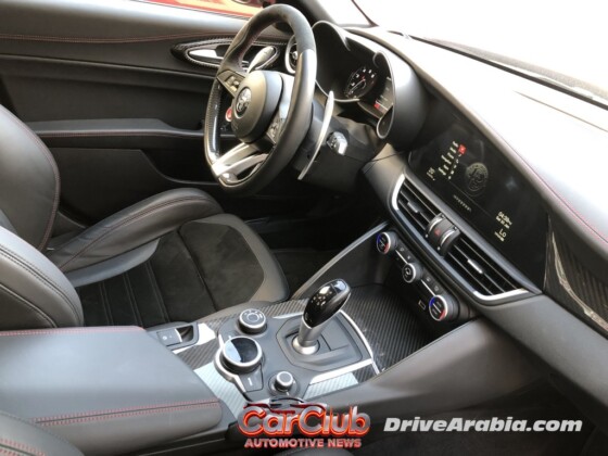 Alfa Romeo Giulia Quadrifoglio 2018: четырёхдверный суперкар, которому поручили спасти легендарную марку — первый взгляд из ОАЭ — изображение 3