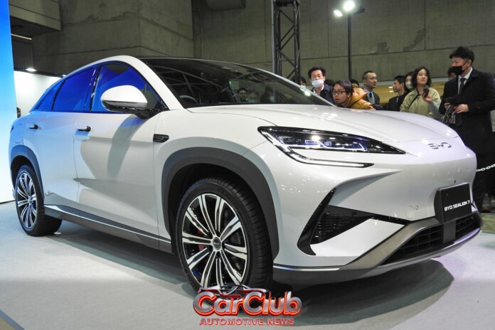 Китайская волна в Макухари: BYD привёз на Tokyo Auto Salon 2025 кроссовер Sealion 7 и эксклюзивный Seal цвета Pale Green