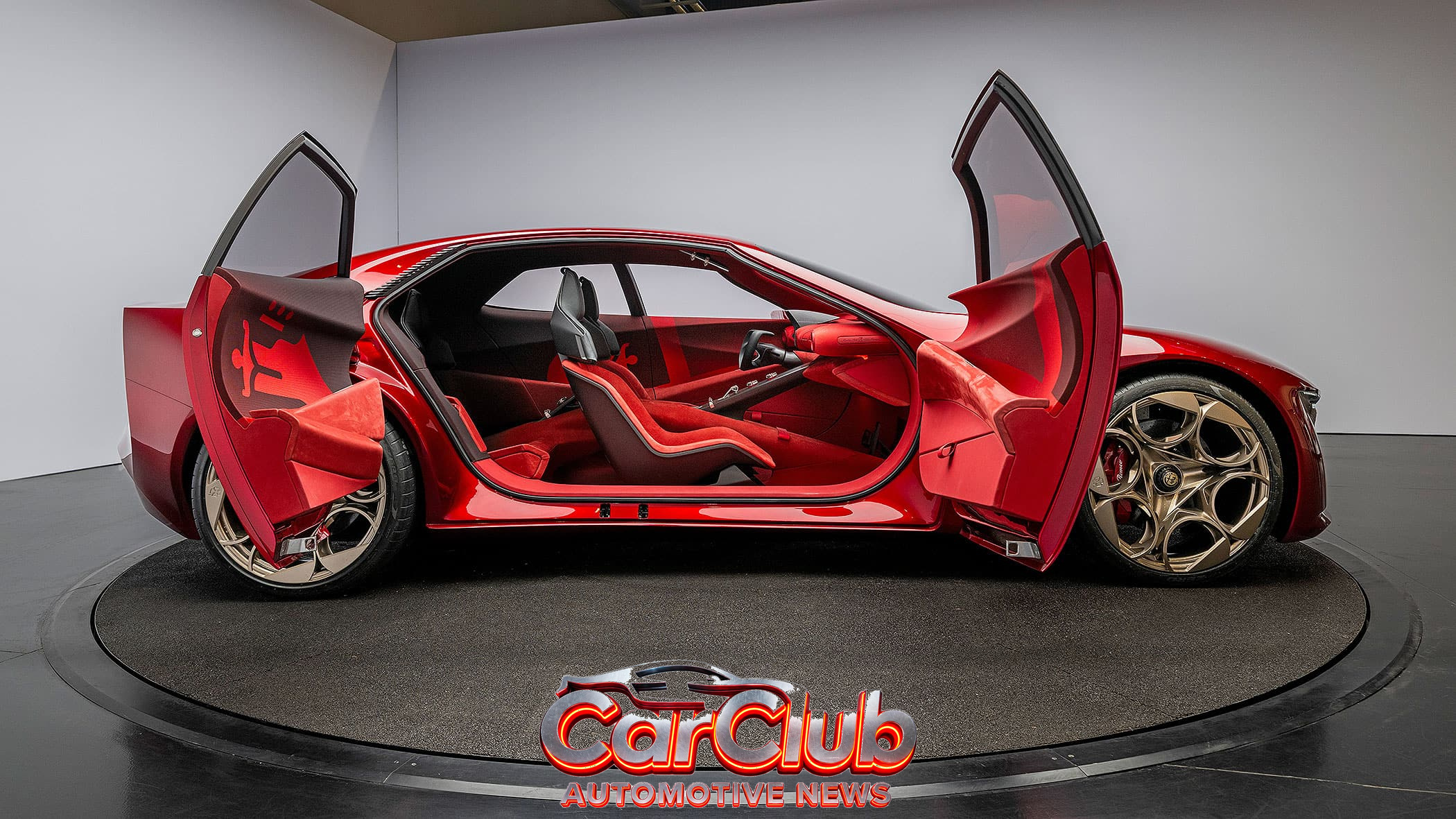 Alfa Romeo Cuorerosso с раскрытыми дверями