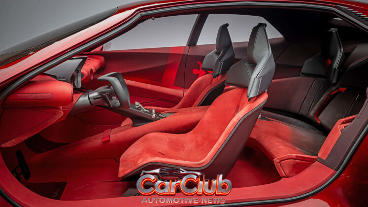 Передние кресла Alfa Romeo Cuorerosso