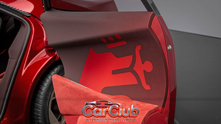 Дверная панель Alfa Romeo Cuorerosso