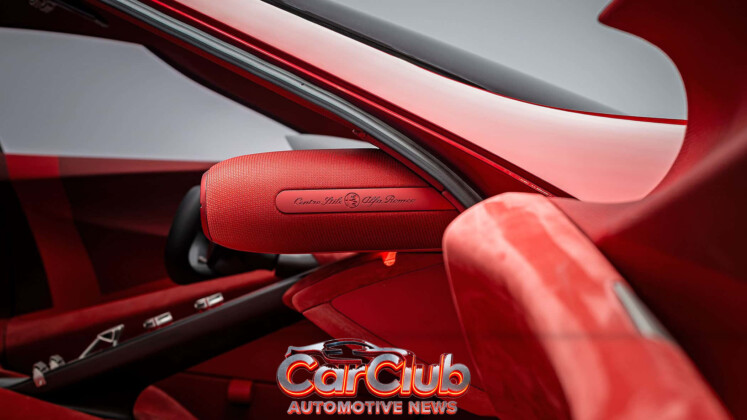 Передняя панель салона Alfa Romeo Cuorerosso