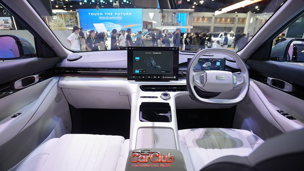 Интерьер Geely EX5