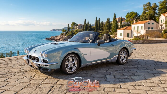 Mitsuoka LA1 светло-голубого цвета, вид спереди